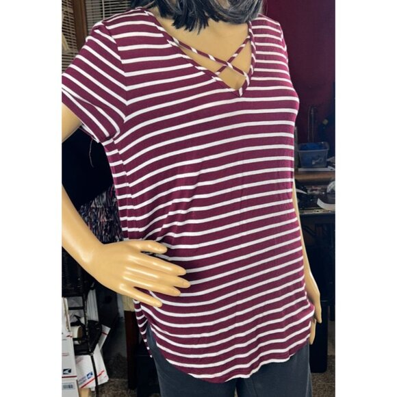 (6 for $25) Emory Park Short Sleeve Cross Strap Top in Maroon/White Size medium - Picture 6 of 6